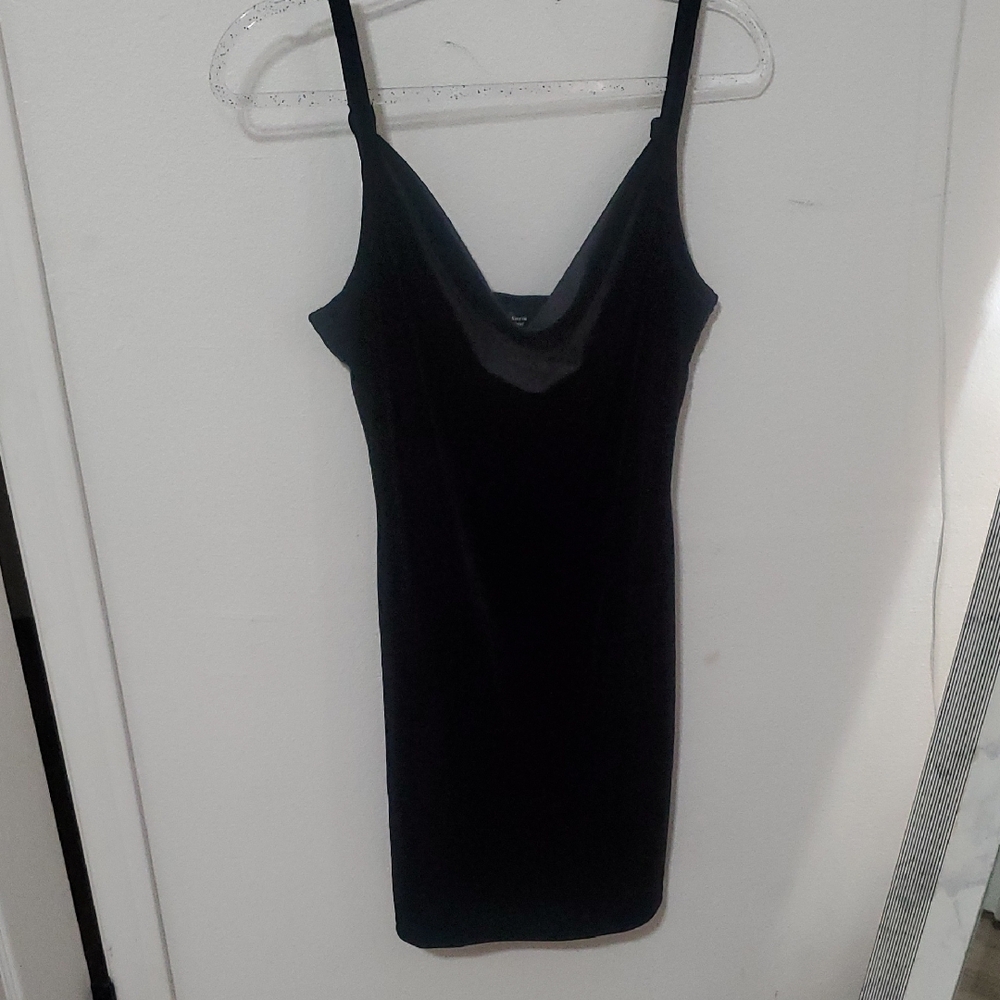SHEIN Curve Black Velvet Top